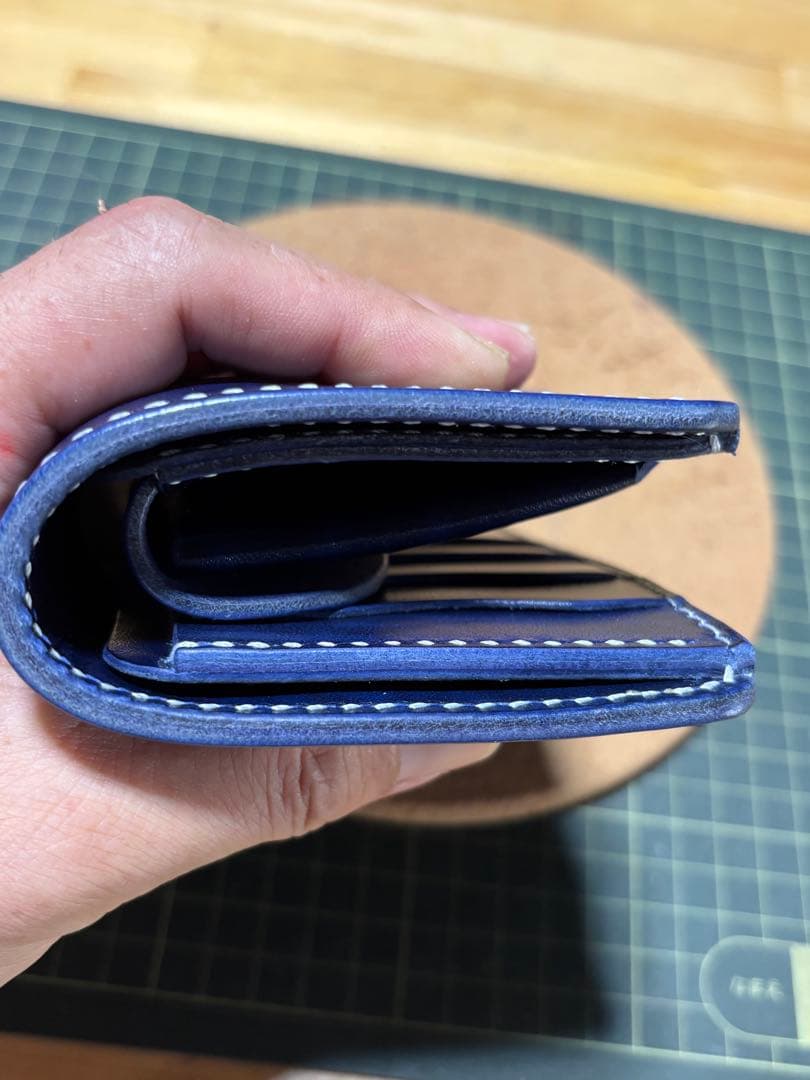 ミドルウォレット　ベルギー産　ルガト　ハンドメイド