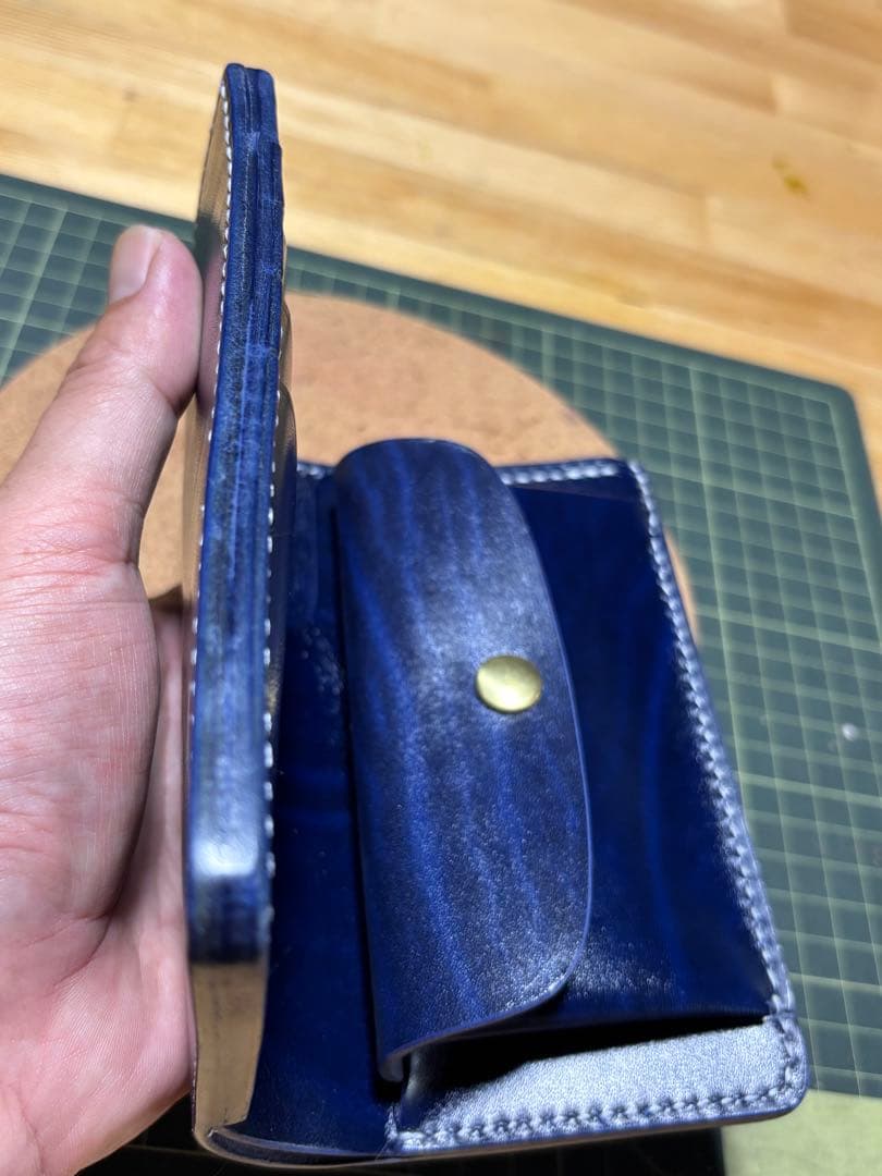 ミドルウォレット　ベルギー産　ルガト　ハンドメイド