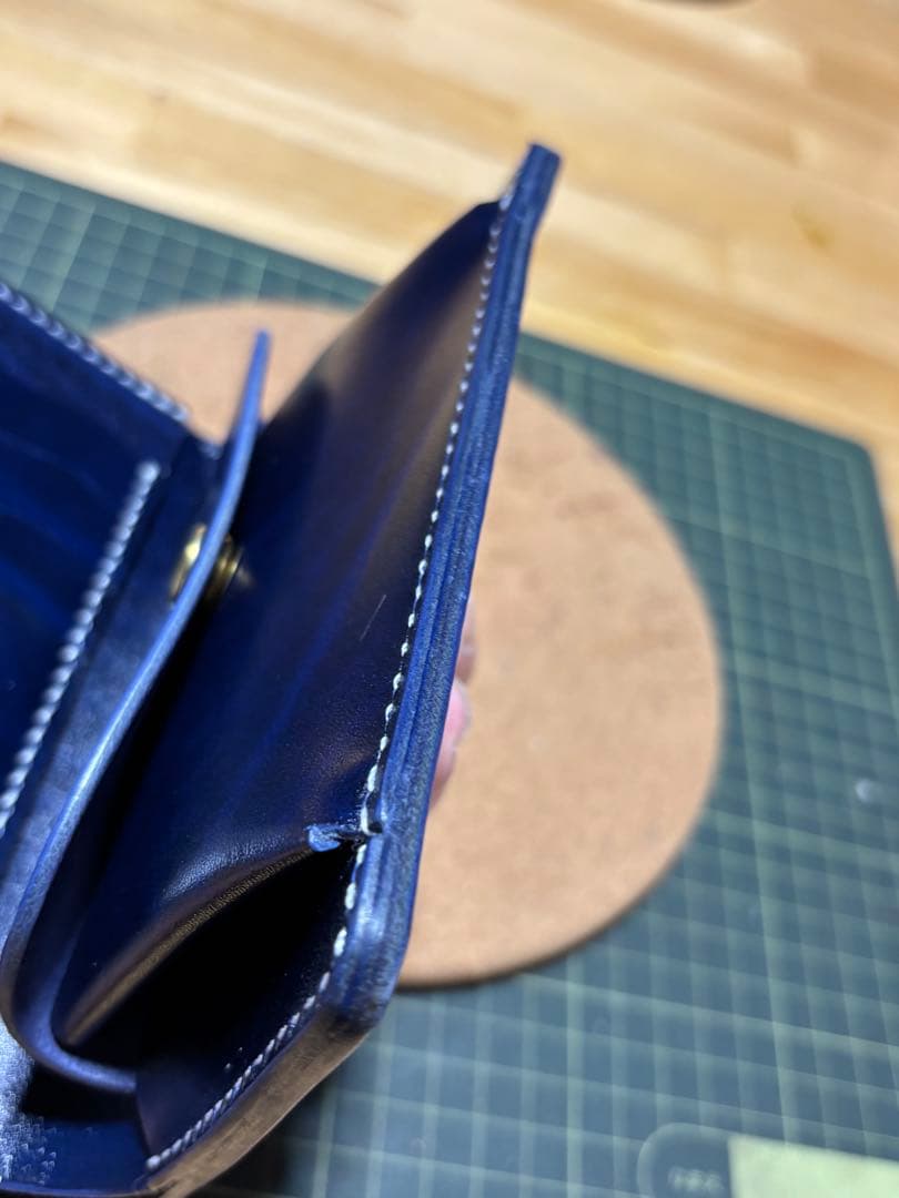 ミドルウォレット　ベルギー産　ルガト　ハンドメイド