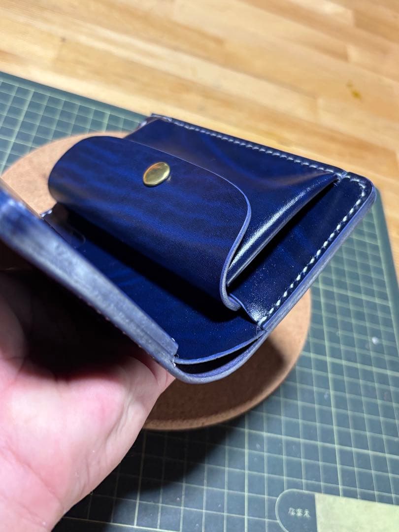 ミドルウォレット　ベルギー産　ルガト　ハンドメイド