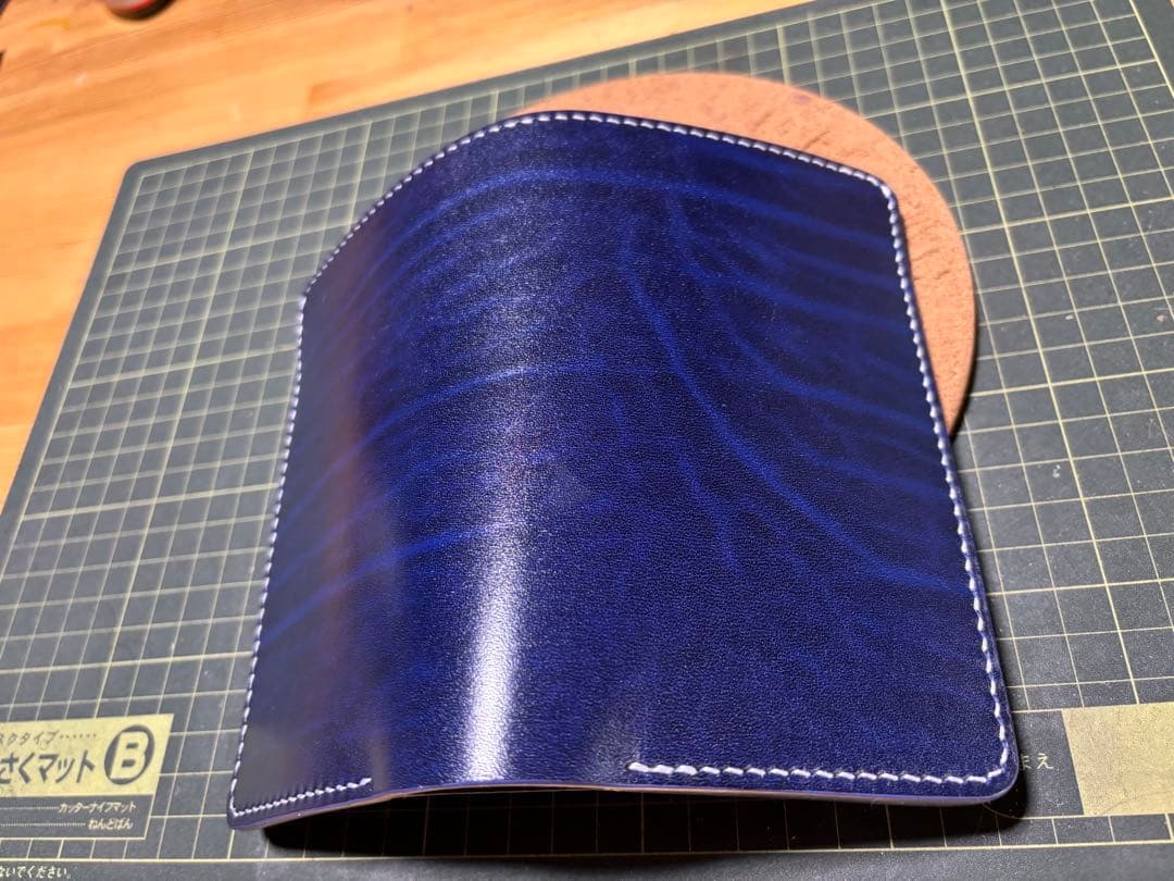 ミドルウォレット　ベルギー産　ルガト　ハンドメイド