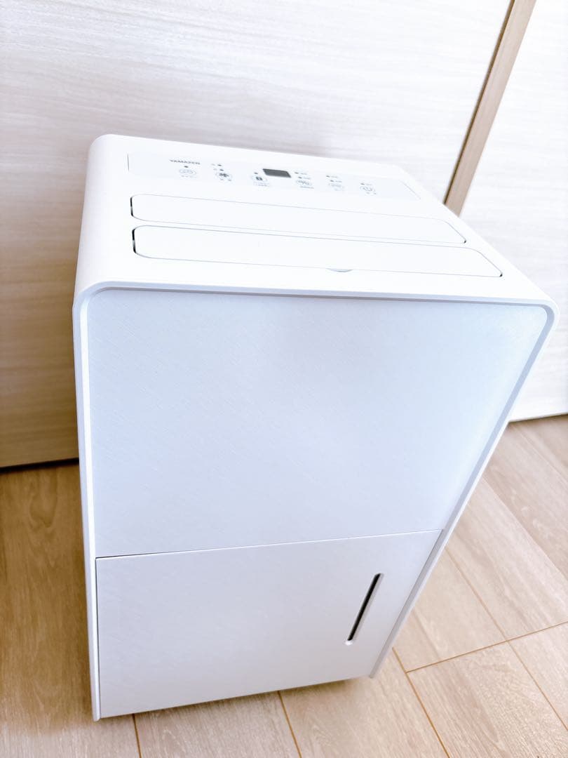 山善　除湿機　マットホワイト