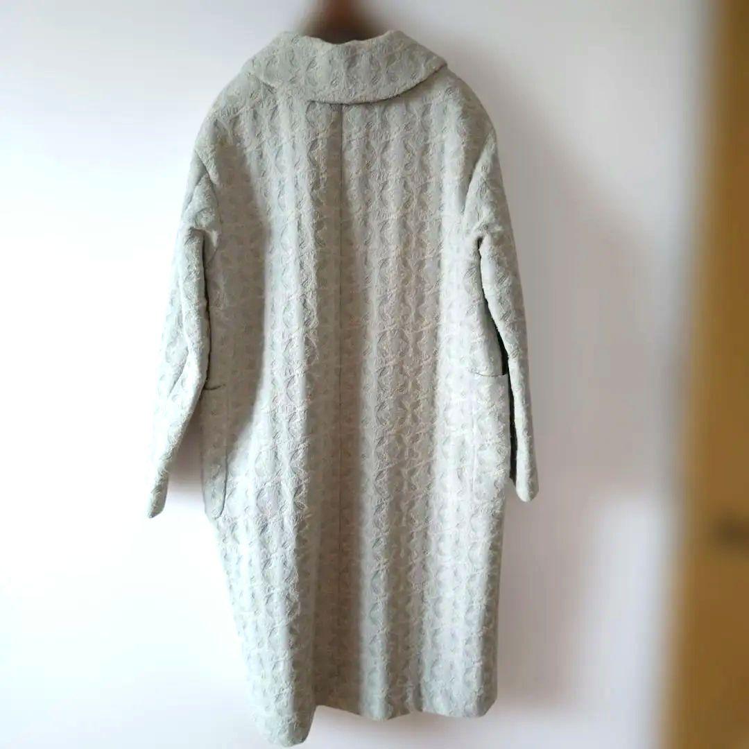 nooyボタン付きライトグレーコート