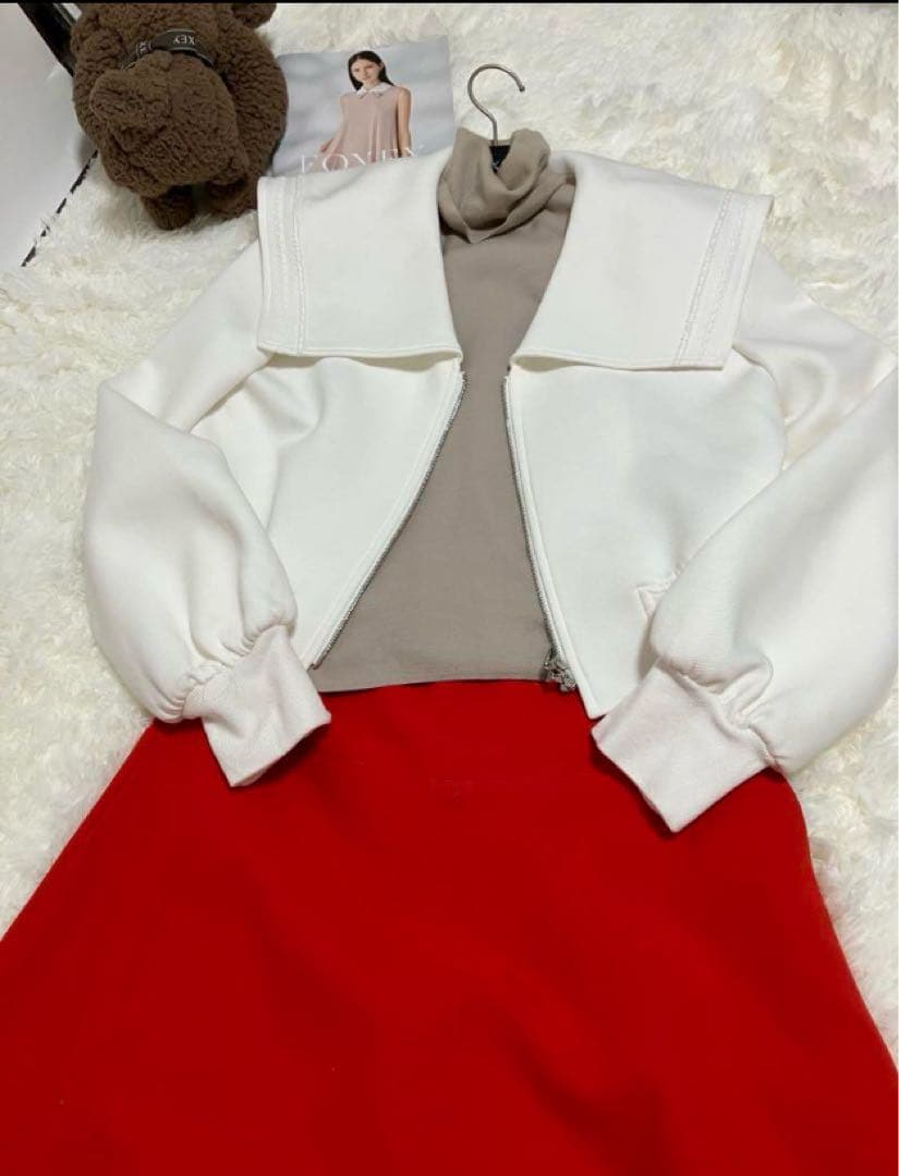 ホワイトマリーン可愛くおしゃれな パーカー風冬にホワイト