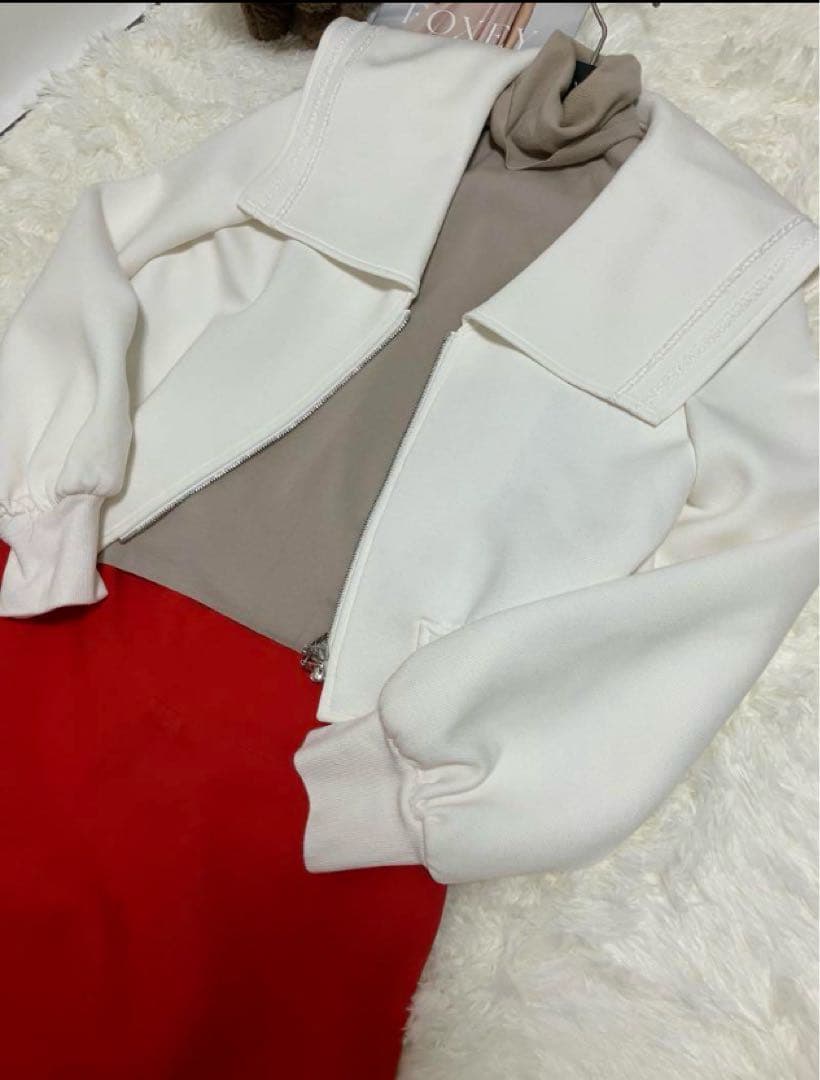 ホワイトマリーン可愛くおしゃれな パーカー風冬にホワイト