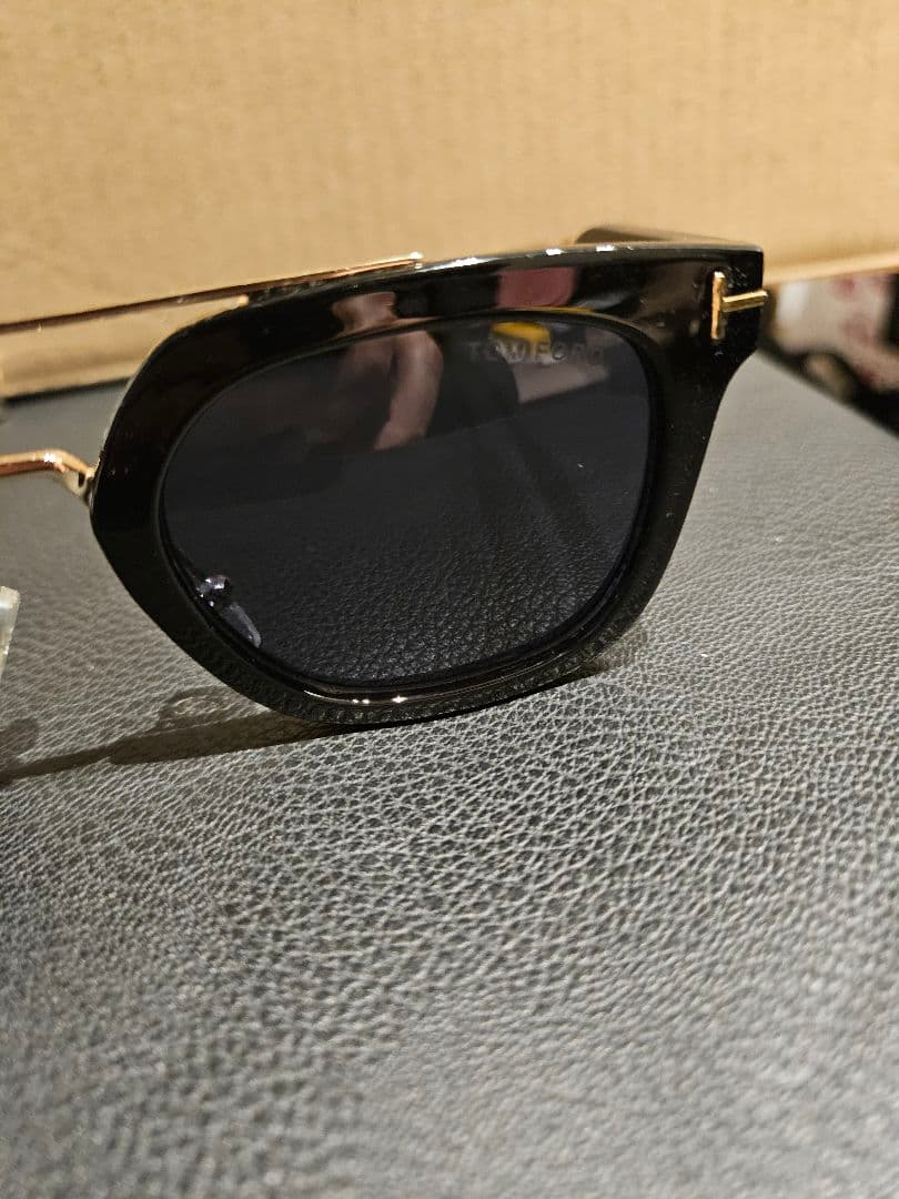 TF541-K 01N トムフォード サングラス ウェリントン ゴールド