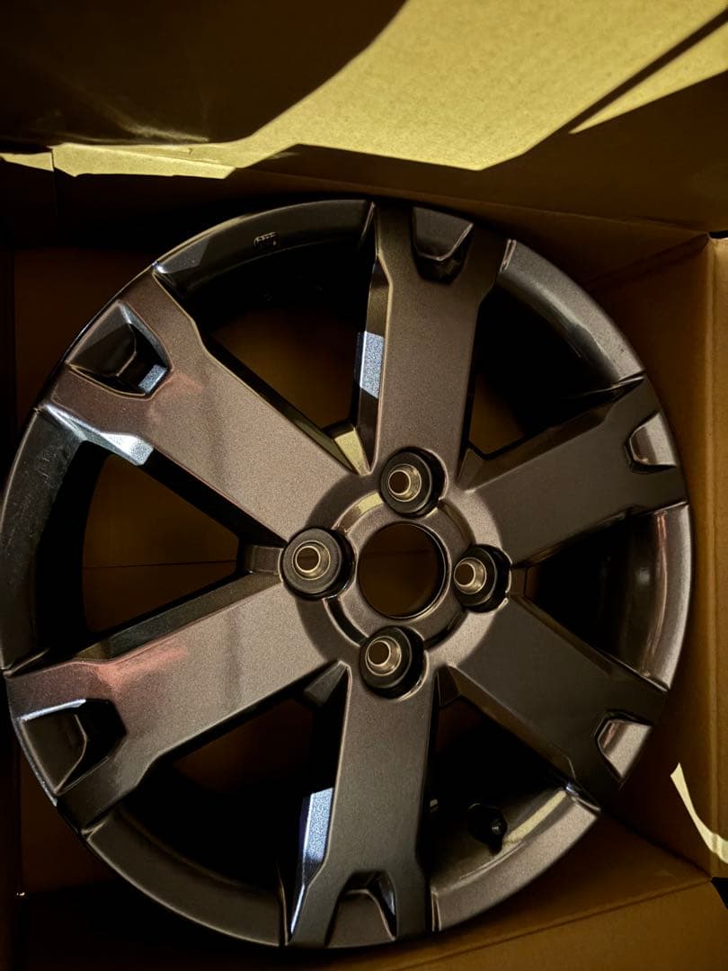 DAIHATSU タントファンクロス純正15インチ ホイール 新品