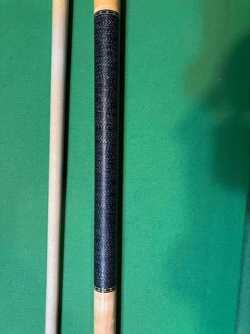 ビリヤード　プレーキュー　アダム