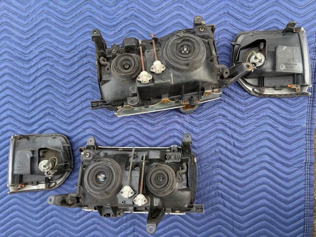 りょ ランクル80 純正ヘッドライトコーナーランプ　レンズフルセット