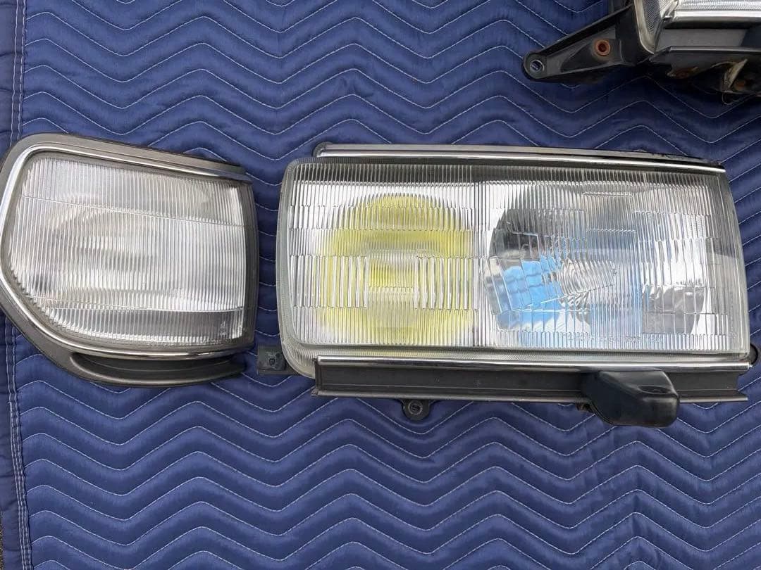りょ ランクル80 純正ヘッドライトコーナーランプ　レンズフルセット