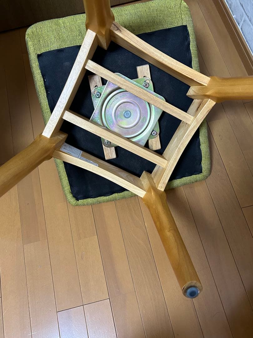 ニトリ　回転式ダイニングチェア　2脚　グリーン