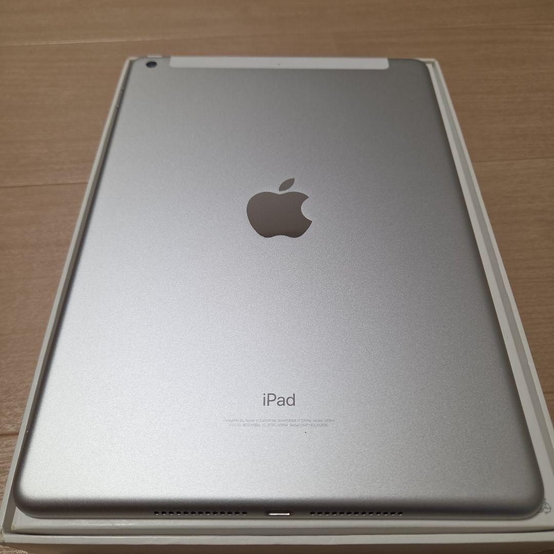 iPad　第6世代　32GB　 本体 充電ケーブル・アダプタ付属