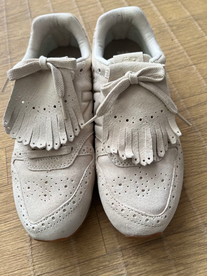 New Balance 996 ホワイト スエード スニーカー