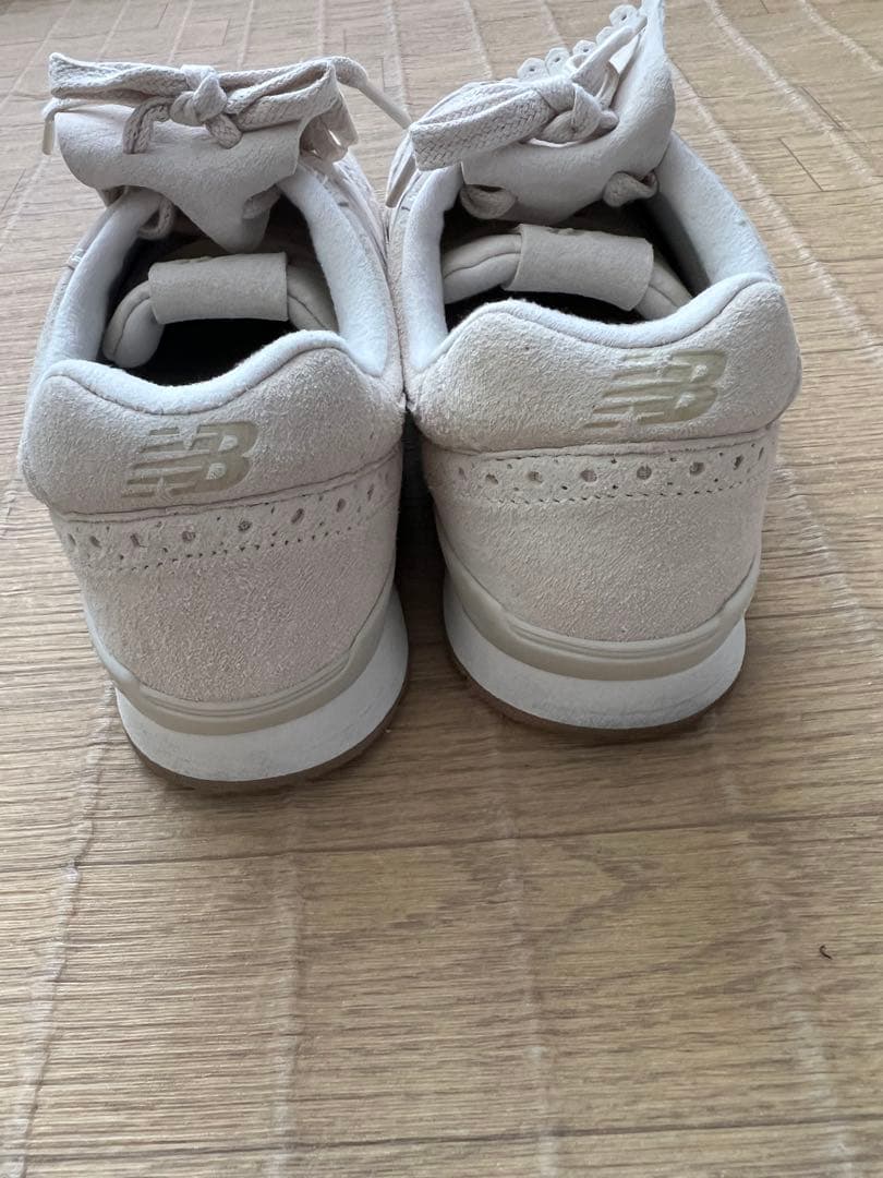 New Balance 996 ホワイト スエード スニーカー