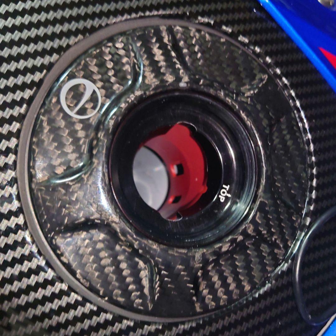 N*i様 S1000RR(K67カーボンタンクキャップ　クイックリリース
