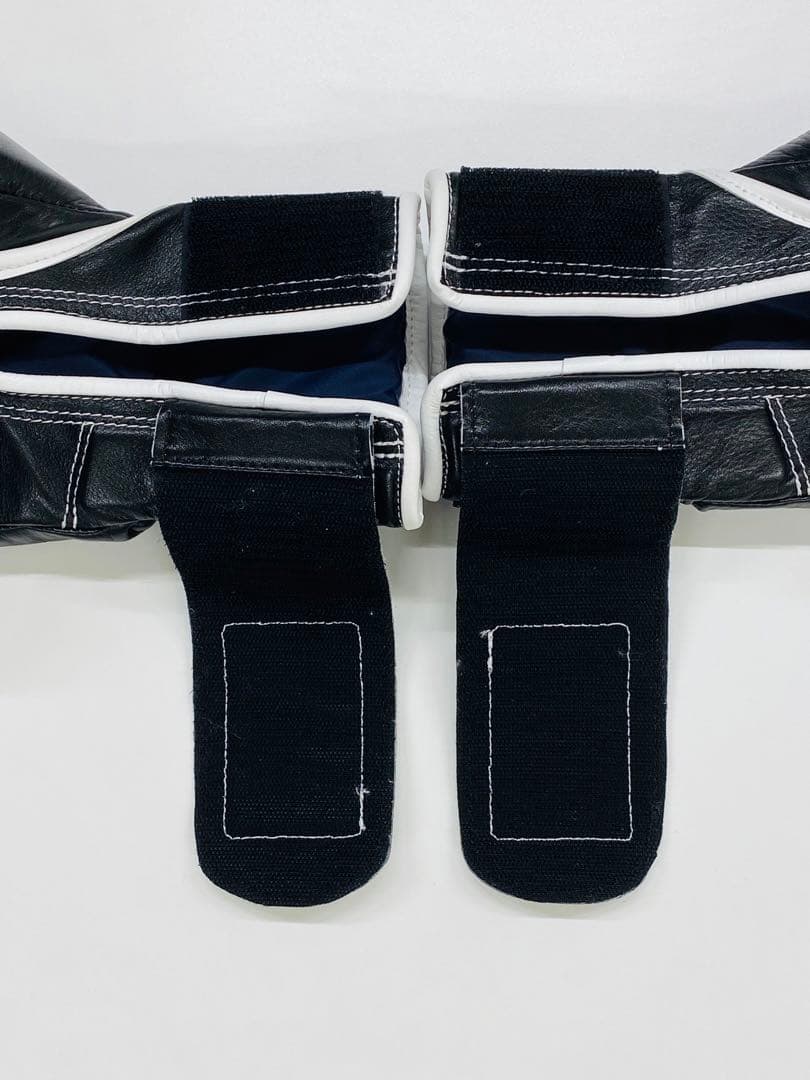 【専用】isami製品　BOXER ボクシンググローブ ハードノックライフ 黒