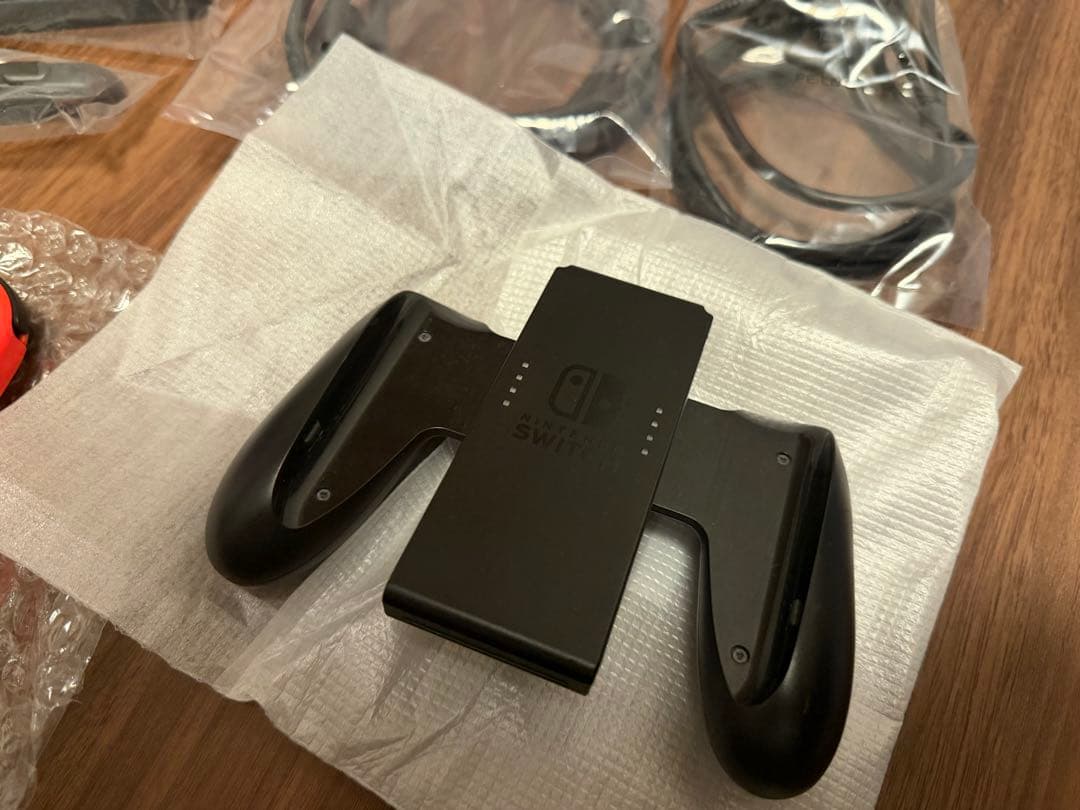 任天堂Switch 本体　【コントローラについて注意点あり】