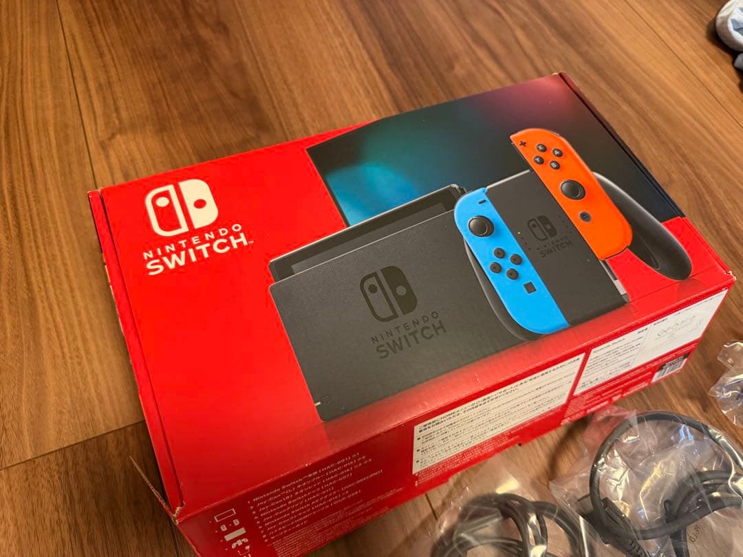 任天堂Switch 本体　【コントローラについて注意点あり】