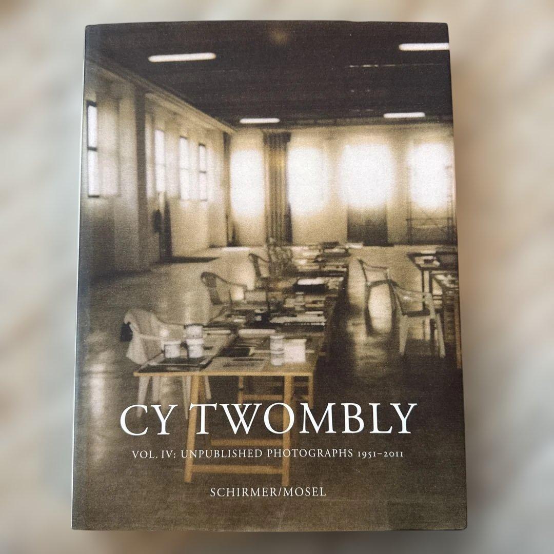 Cy Twombly 写真集