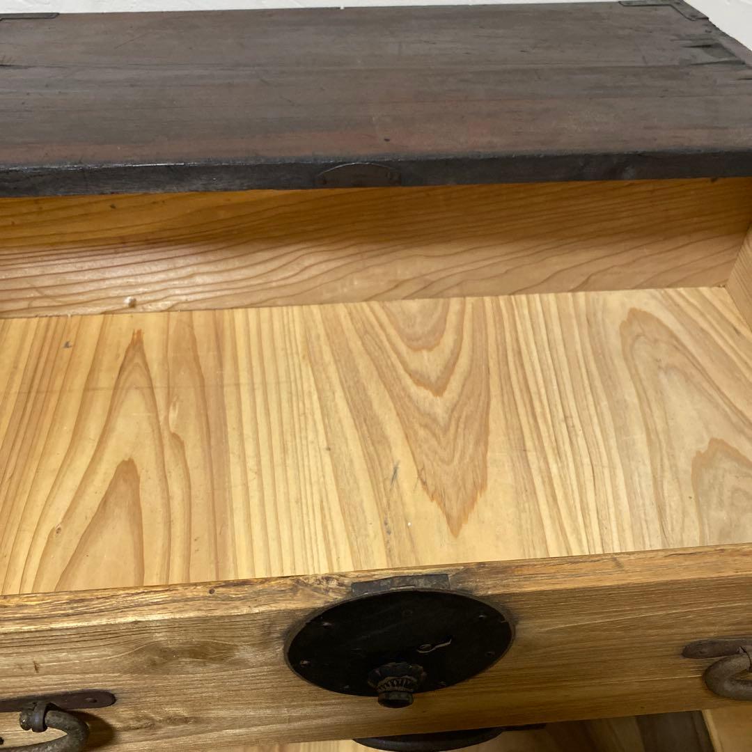 桐の箪笥　いちご