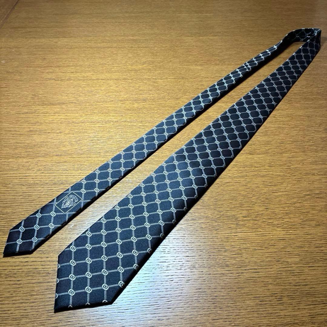 【美品】GUCCI グッチ 黒ネクタイ GG柄