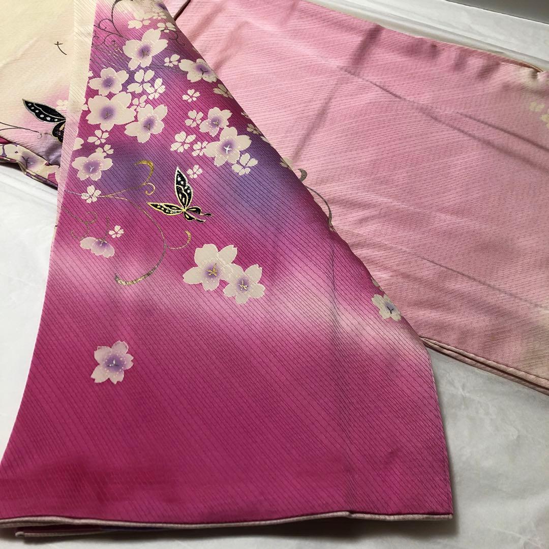 桜と蝶の振袖 ピンク系