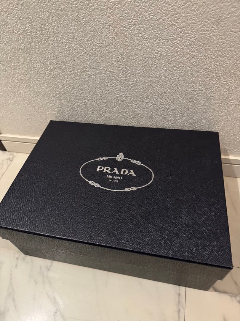 K*A様 プラダ チョコレート ローファー モノリス