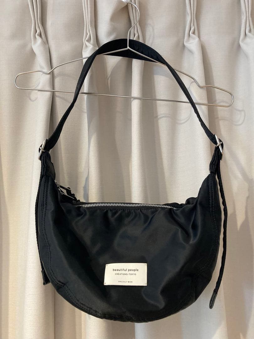 naaa⭐︎美品beautiful people ムーンショルダーバッグ