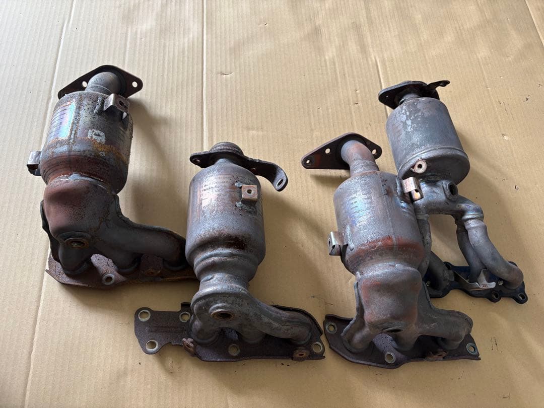 ダイハツ純正 エキマニ4個セット 触媒 キャタライザー 素材として