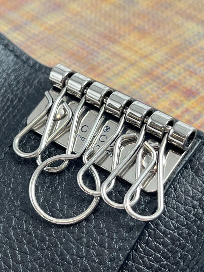 ✨極美品✨GUCCI グッチ　ロゴ　６連キーケース　キーリング　レザー　ブラック
