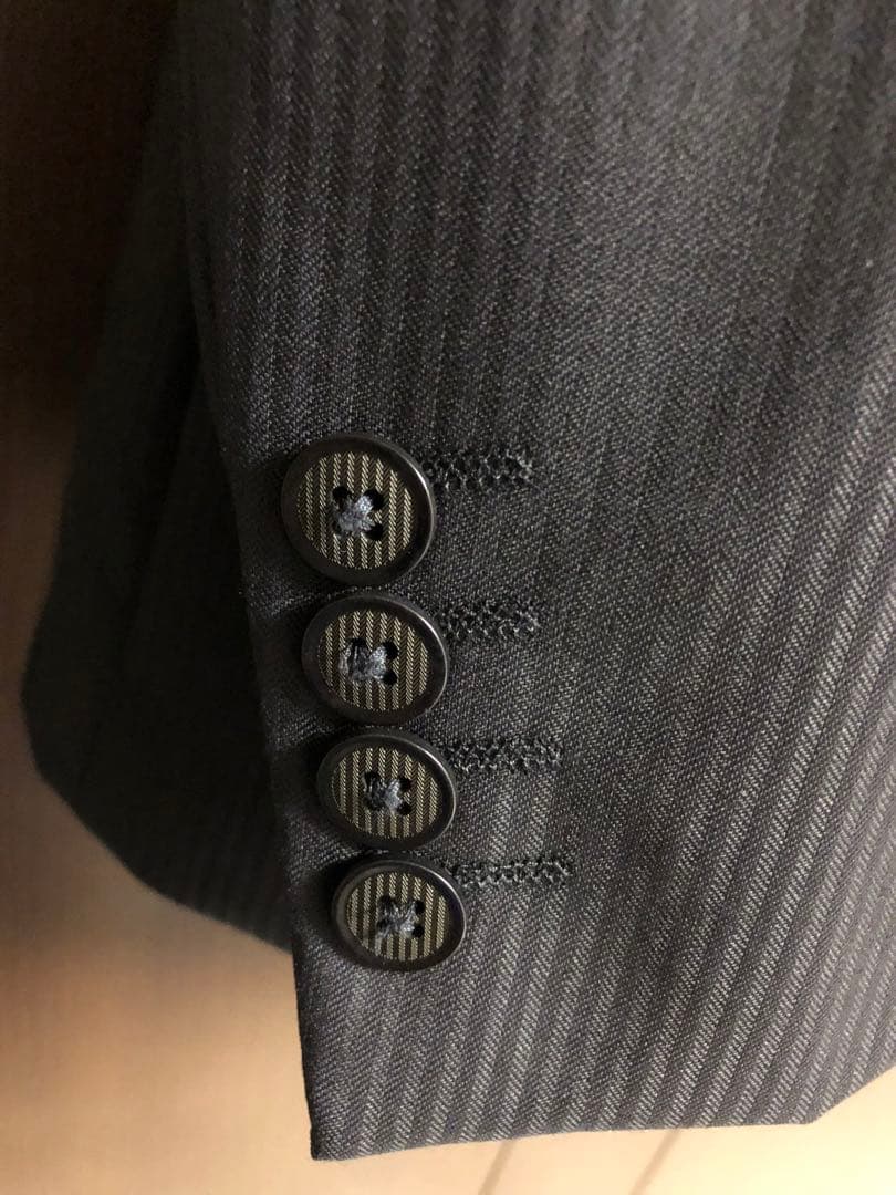 エンポリオ アルマーニ スーツ　ほぼ未使用