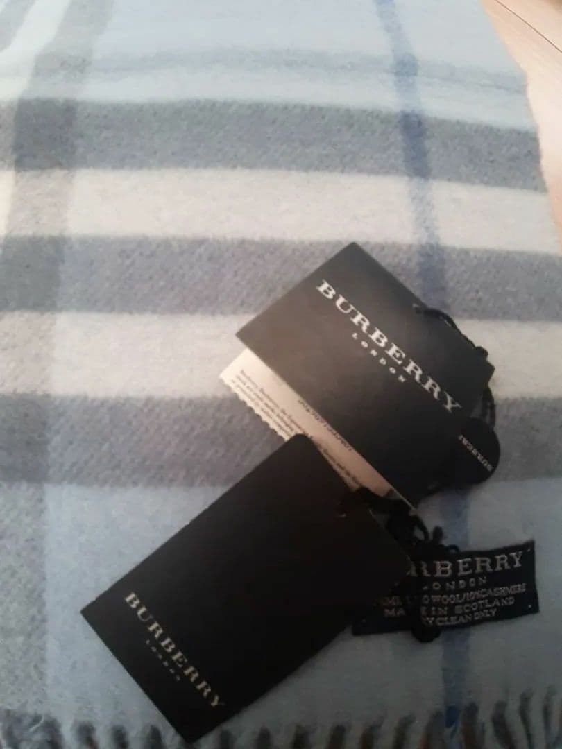 新品タグ付！正規品BURBERRYLONDON★水色ジャイアントチェックマフラー