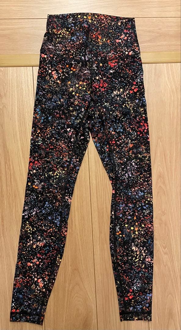 お値引き中！未使用　ルルレモン レギンス