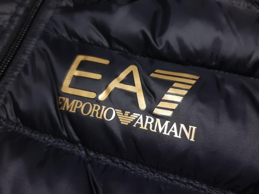 【新品・値下げ】EA7/アルマーニジュニア　ダウンジャケット　10A・10歳