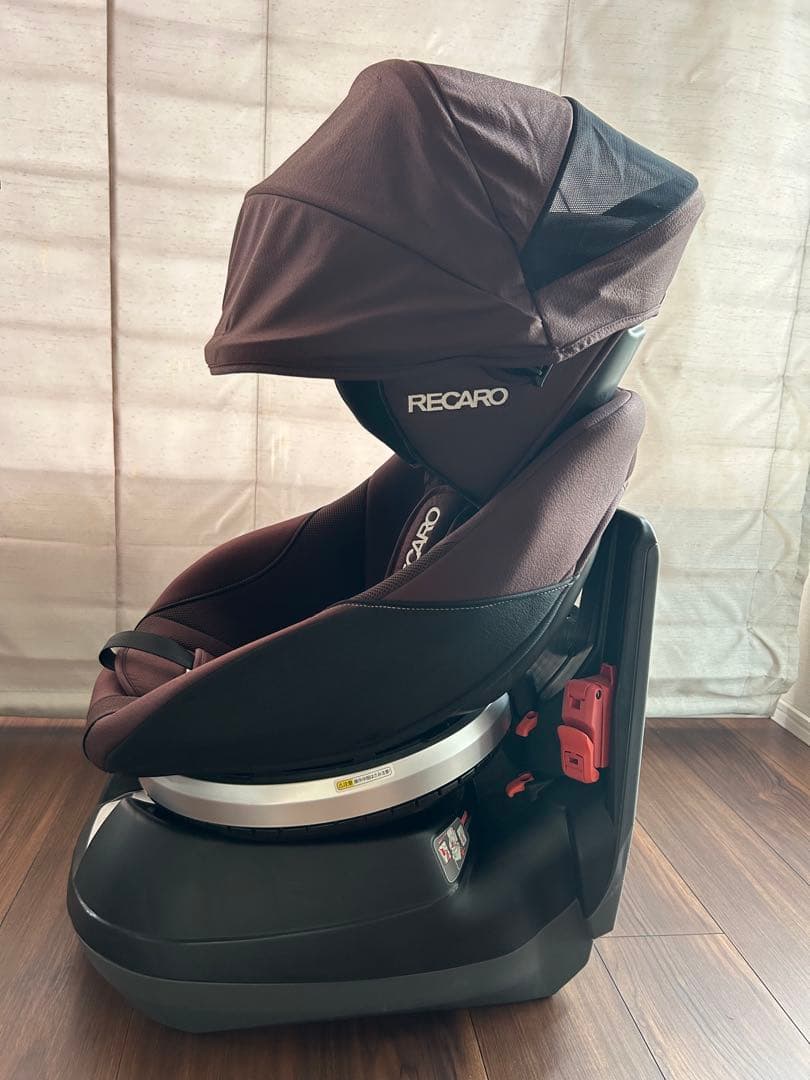 レカロチャイルドシート スタートイクス フィットマット付き