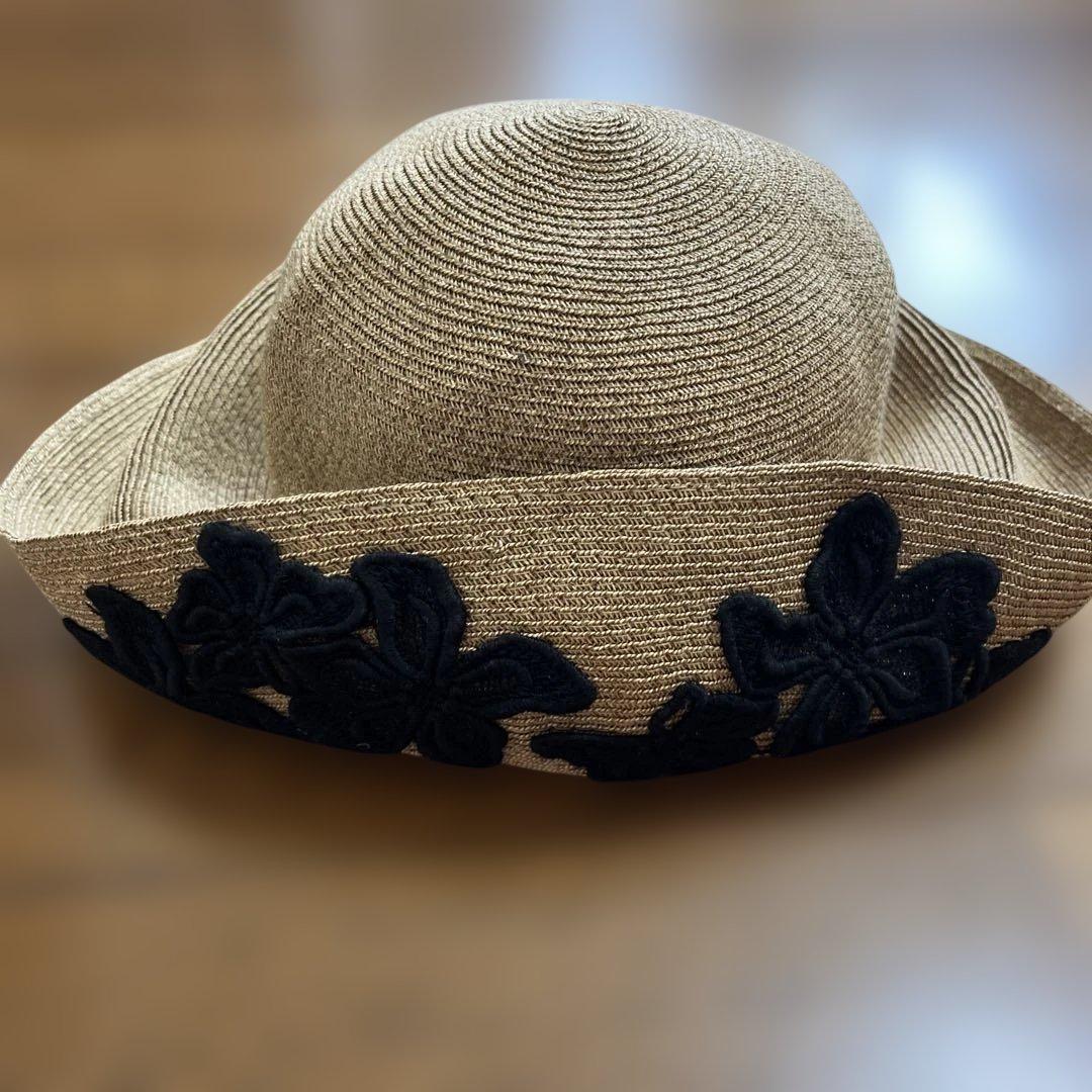 アシーナニューヨークアマンダ黒刺繍レースモチーフ帽子