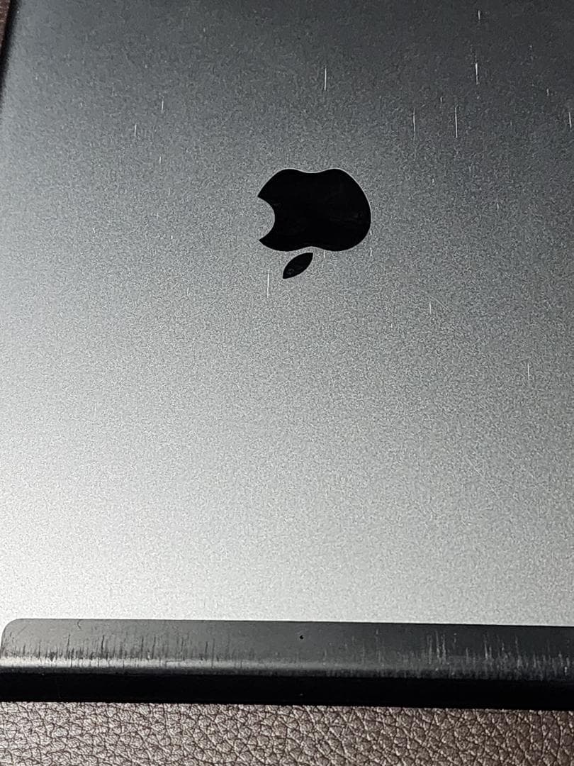 iPad 第8世代 32GB WI-fi+Cellularモデル スペースグレー