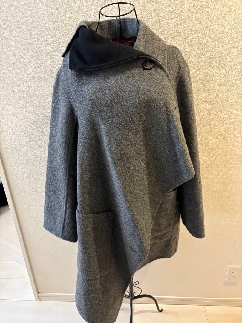 ⭐︎美品⭐︎ヴィヴィアンウエストウッドグレー ポンチョスタイルコート　かわいい個性的