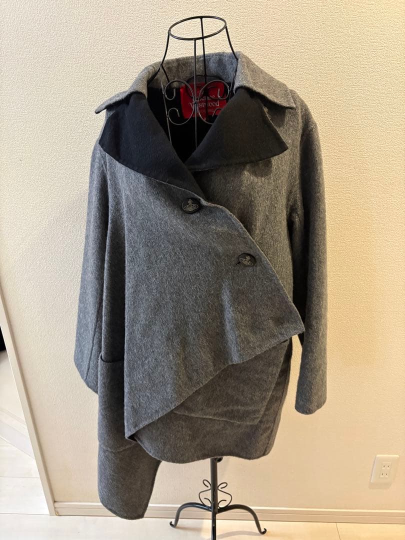 ⭐︎美品⭐︎ヴィヴィアンウエストウッドグレー ポンチョスタイルコート　かわいい個性的