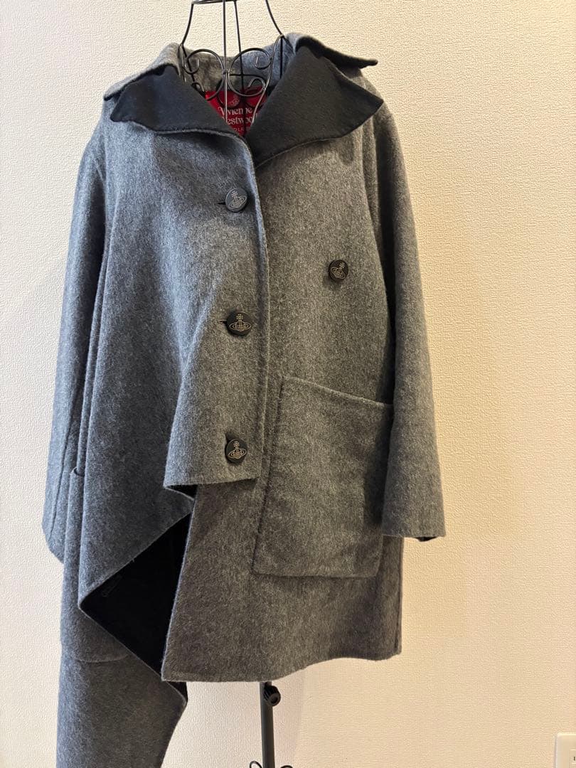 ⭐︎美品⭐︎ヴィヴィアンウエストウッドグレー ポンチョスタイルコート　かわいい個性的