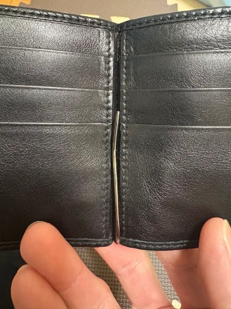 GUCCI 二つ折り　財布　マネークリップ ブラック　レザー