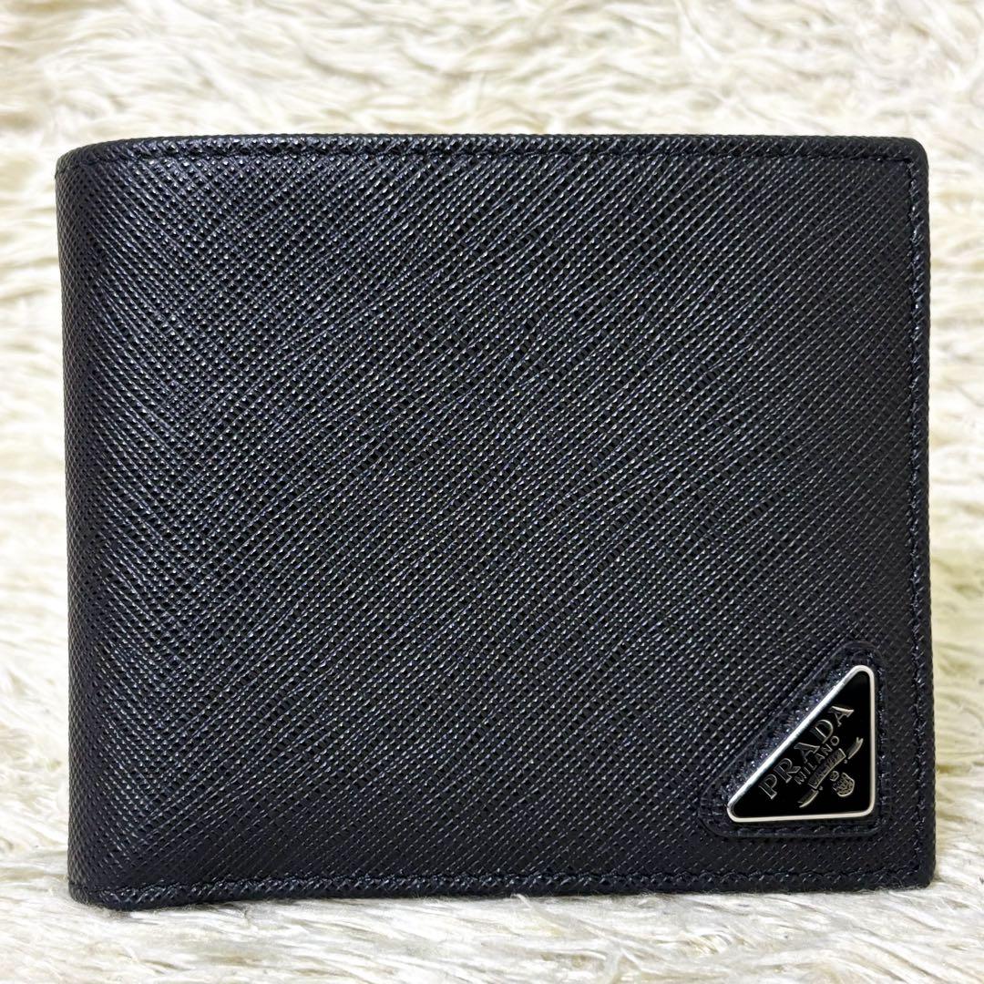 【極美品】プラダ 二つ折り財布 トライアングルロゴ ブラック 2MO738