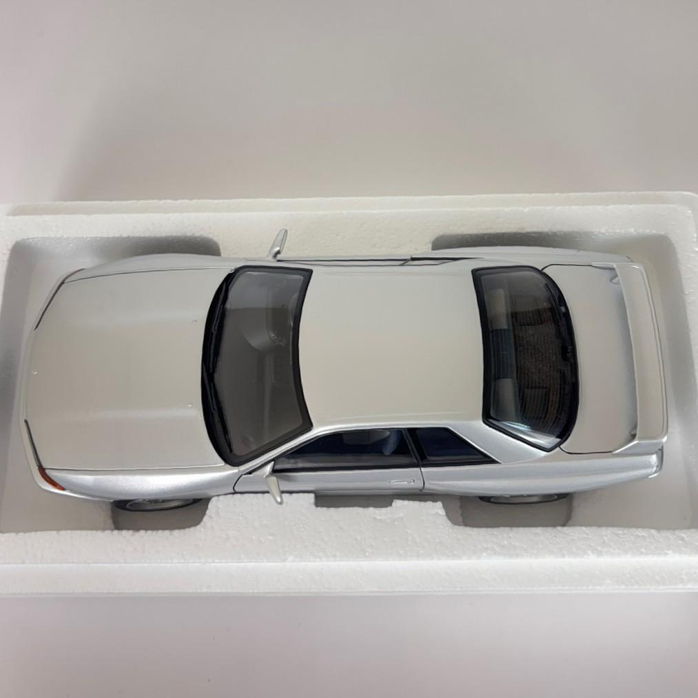 極美品 1/18 SKYLINE GT-R (R32) V-SPEC II