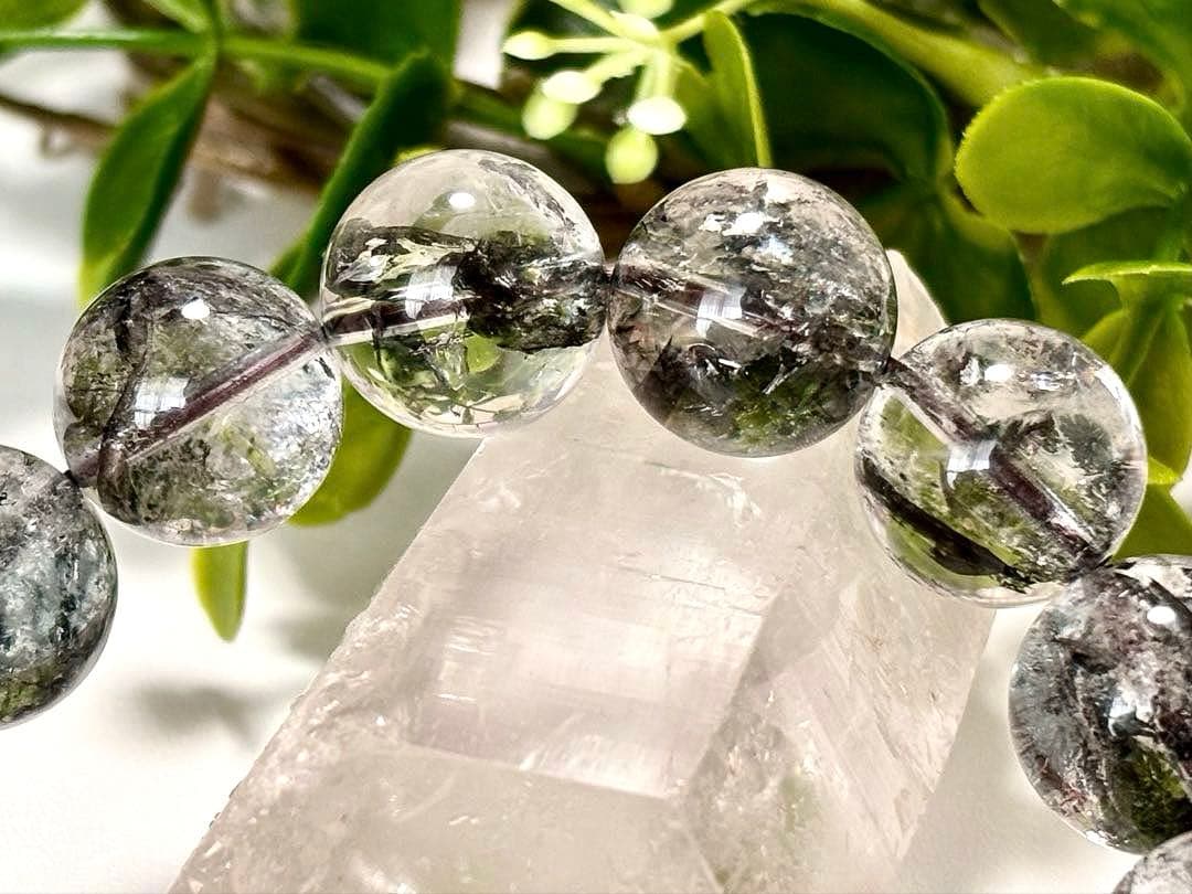 究極品質　光を纏いし神の聖石　ガネッシュヒマール産　虹のブラックエレスチャル