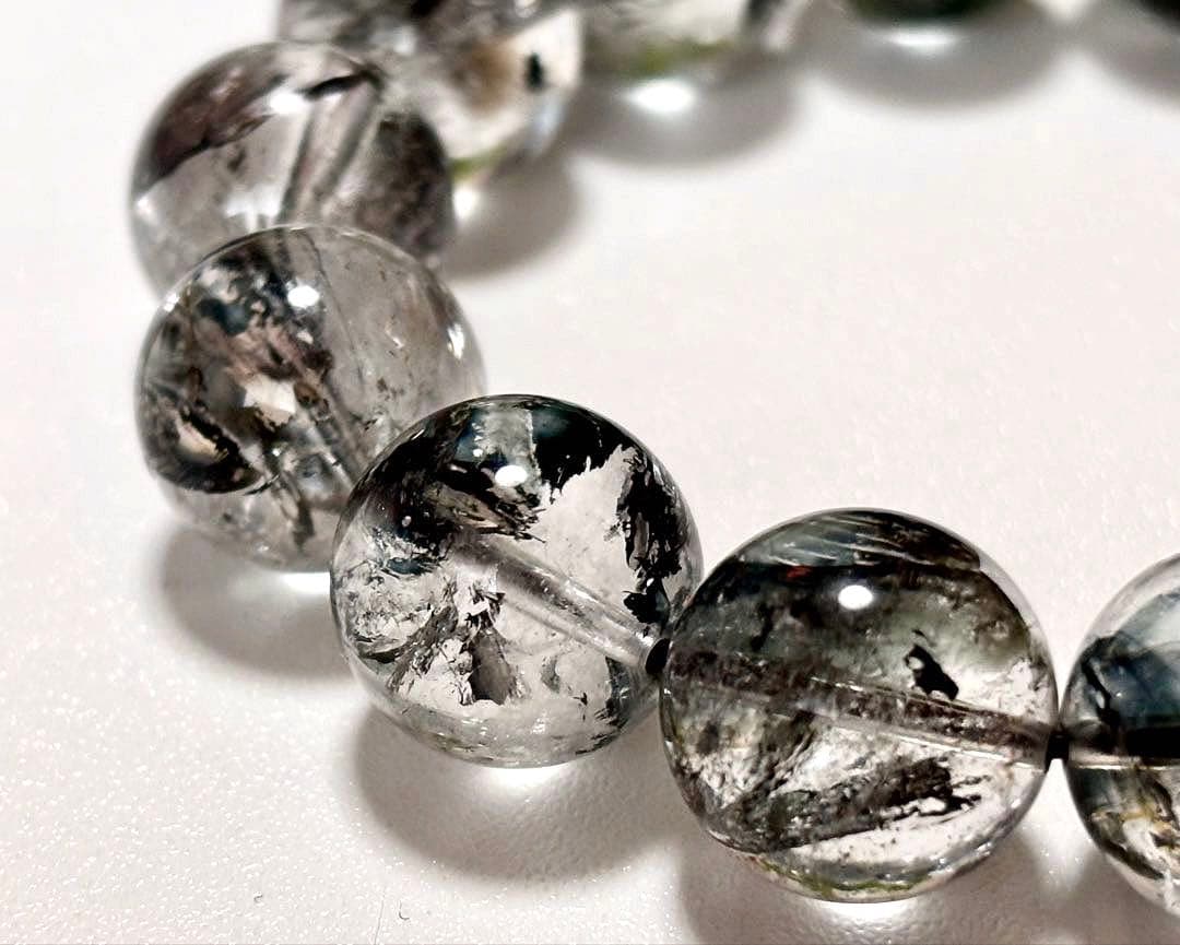 究極品質　光を纏いし神の聖石　ガネッシュヒマール産　虹のブラックエレスチャル