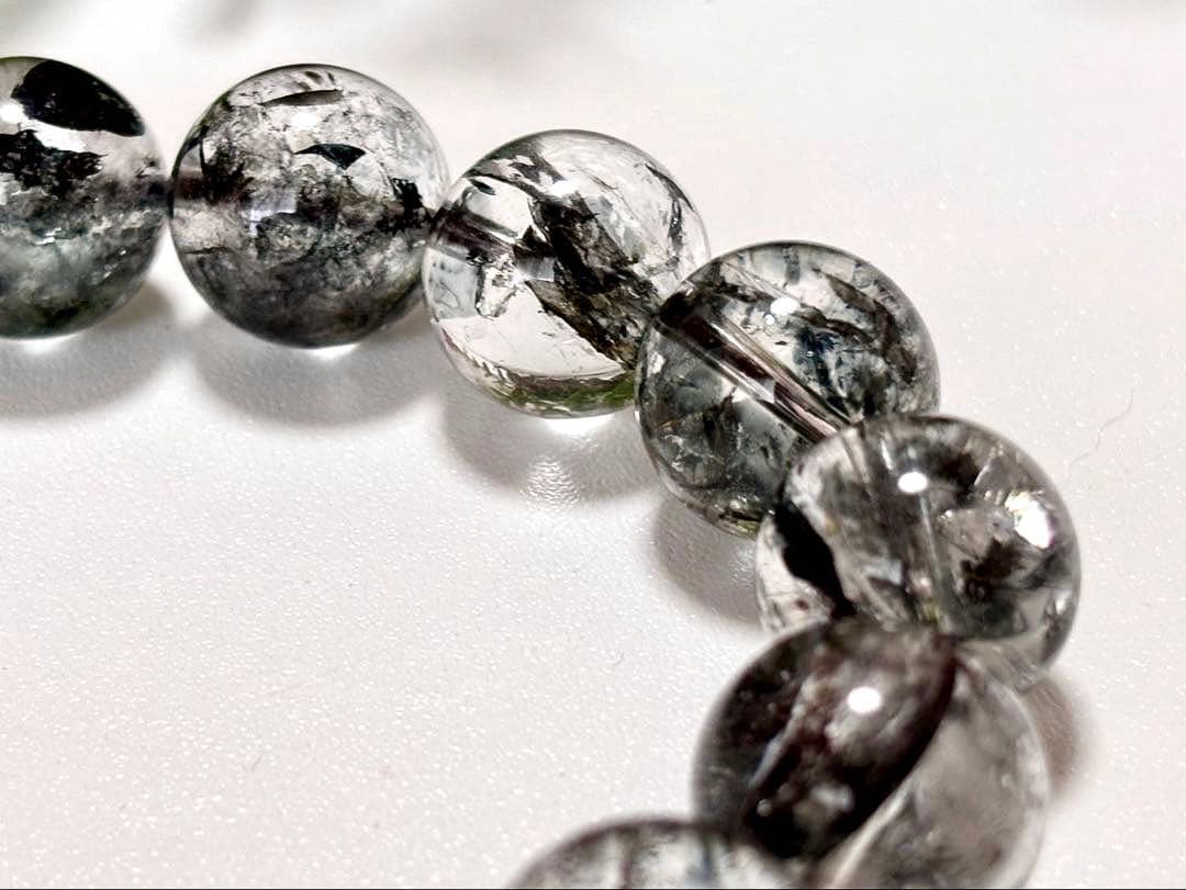 究極品質　光を纏いし神の聖石　ガネッシュヒマール産　虹のブラックエレスチャル