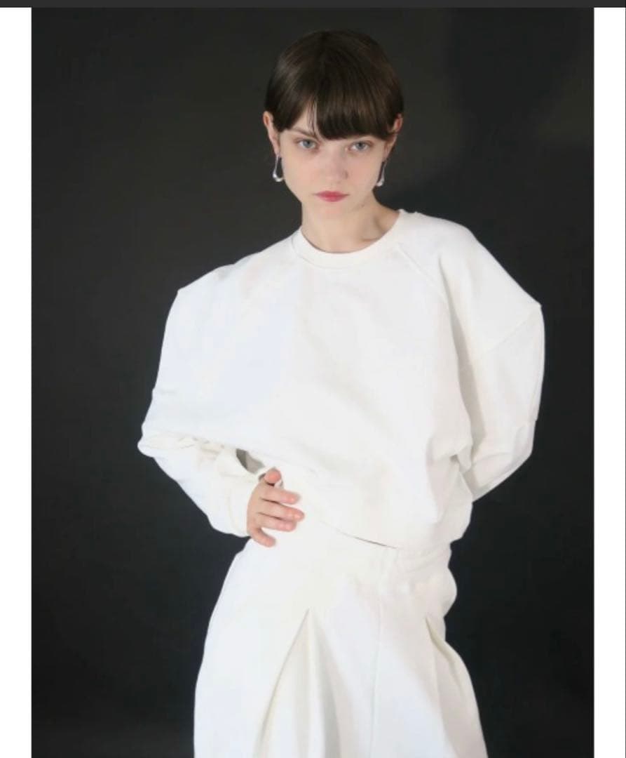 【未使用に近い】AMOMMA PUFF SLEEVE SWEAT裏起毛