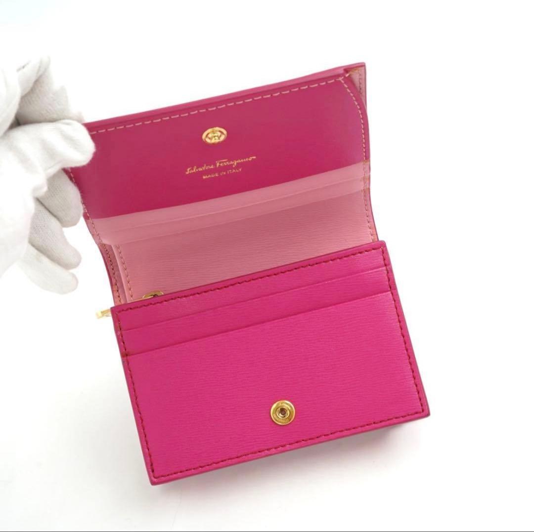 ✨未使用展示品✨　Ferragamo ミニ財布　ガンチーニ　バイカラー　二つ折り