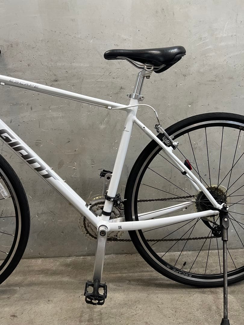 クロスバイク　GIANT ESCAPE R3 ジャイアント　エスケープ　2022