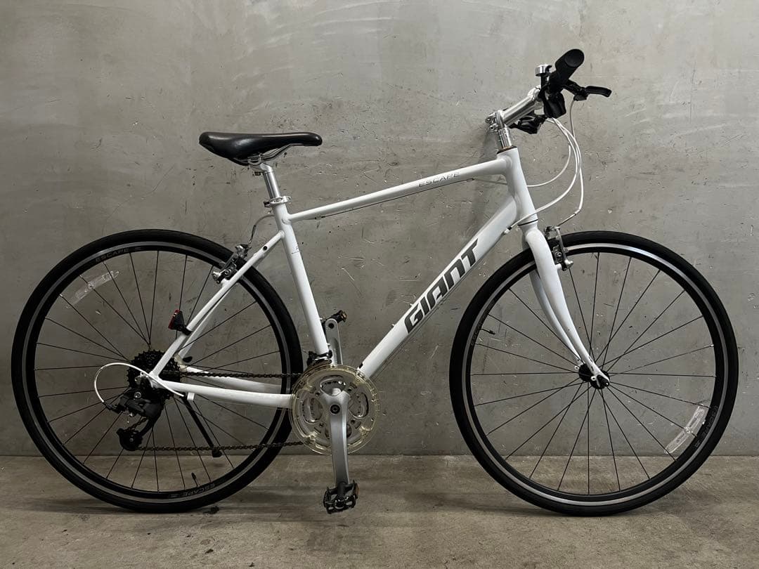 クロスバイク　GIANT ESCAPE R3 ジャイアント　エスケープ　2022